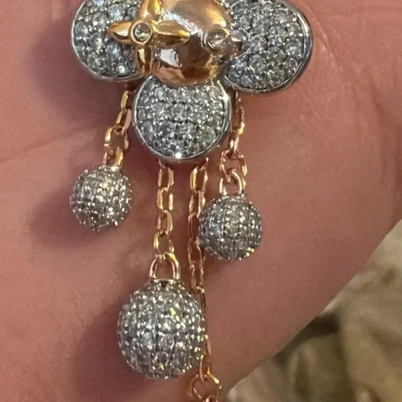 Elegant Gold and Silver Pendant Necklace - Picture 3 of 5